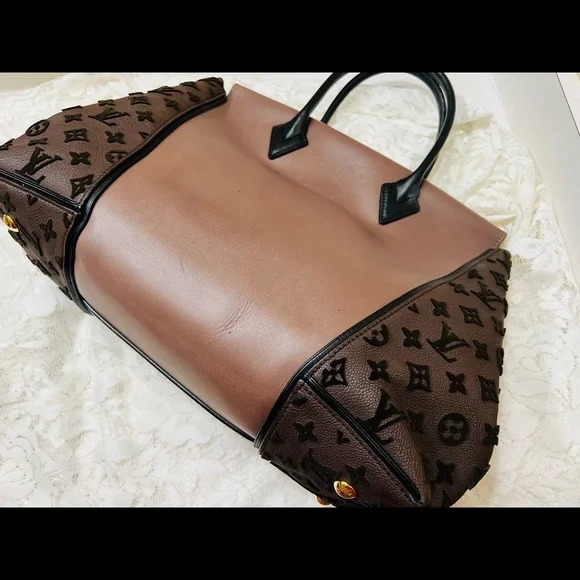 Used Louis Vuitton Limited Edition Bag - Picture 4 of 11